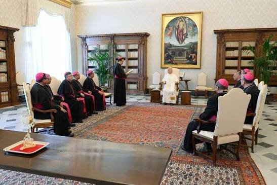 Papa León XIV durante el encuentro con los obispos de El Salvador