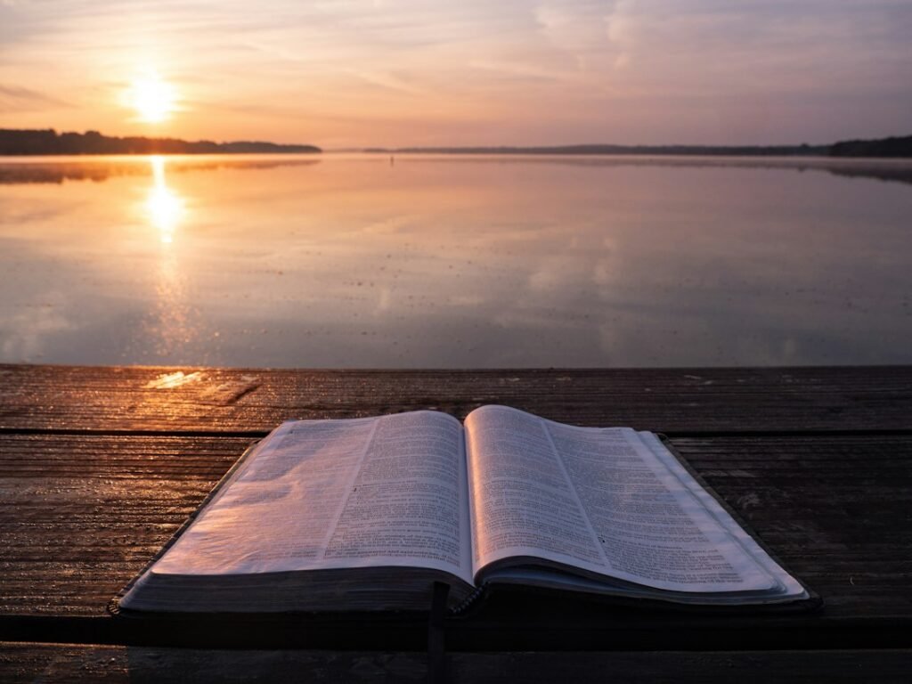 Biblia abierta para las lecturas del 17 de septiembre de 2026
