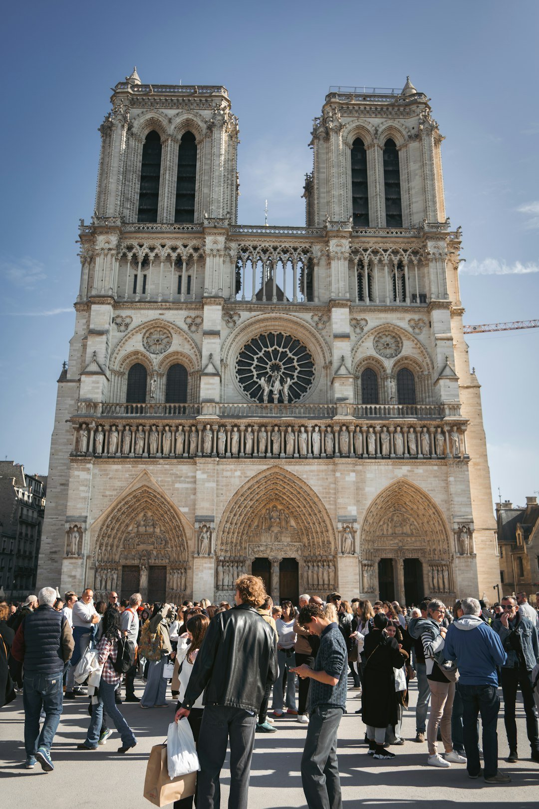 Cerca de 600 mil personas se inscriben para la misa de León XIV en París