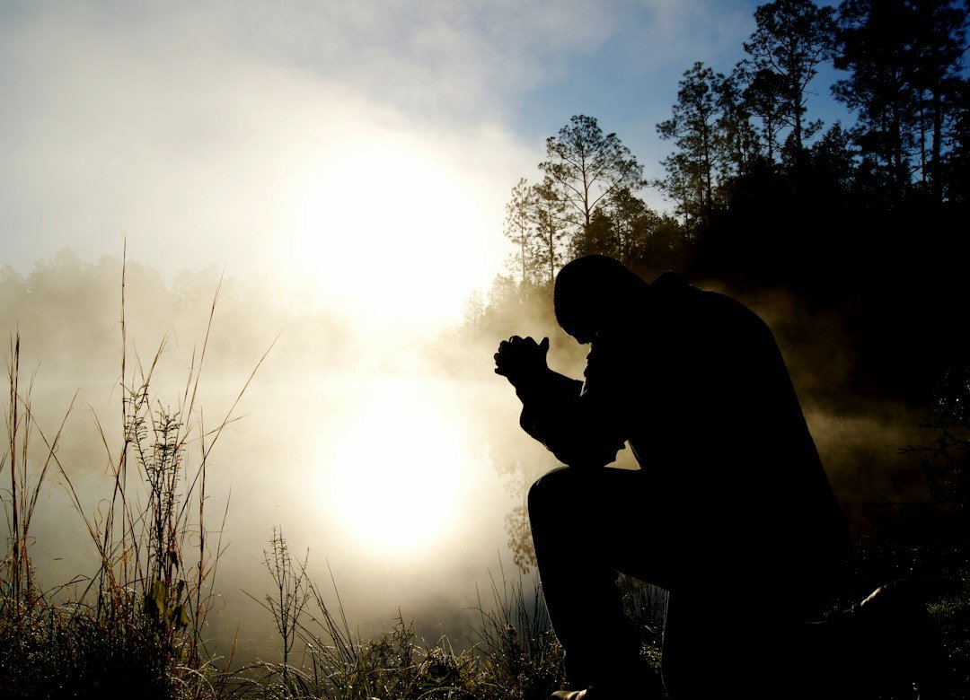 Oración del lunes 21 de septiembre de 2026 para responder al llamado de Dios con fe