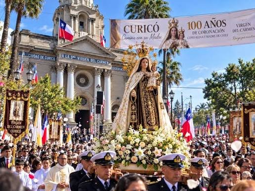 Chile: miles de fieles celebran a la Virgen del Carmen en Curicó con una multitudinaria procesión