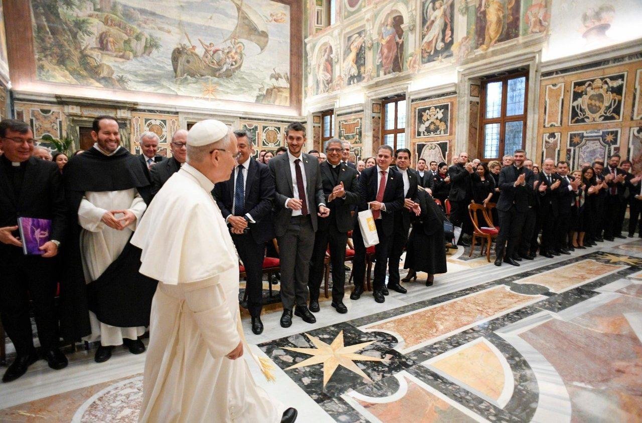 Vaticano: León XIV advierte sobre los falsos maestros y pide acompañar a los jóvenes