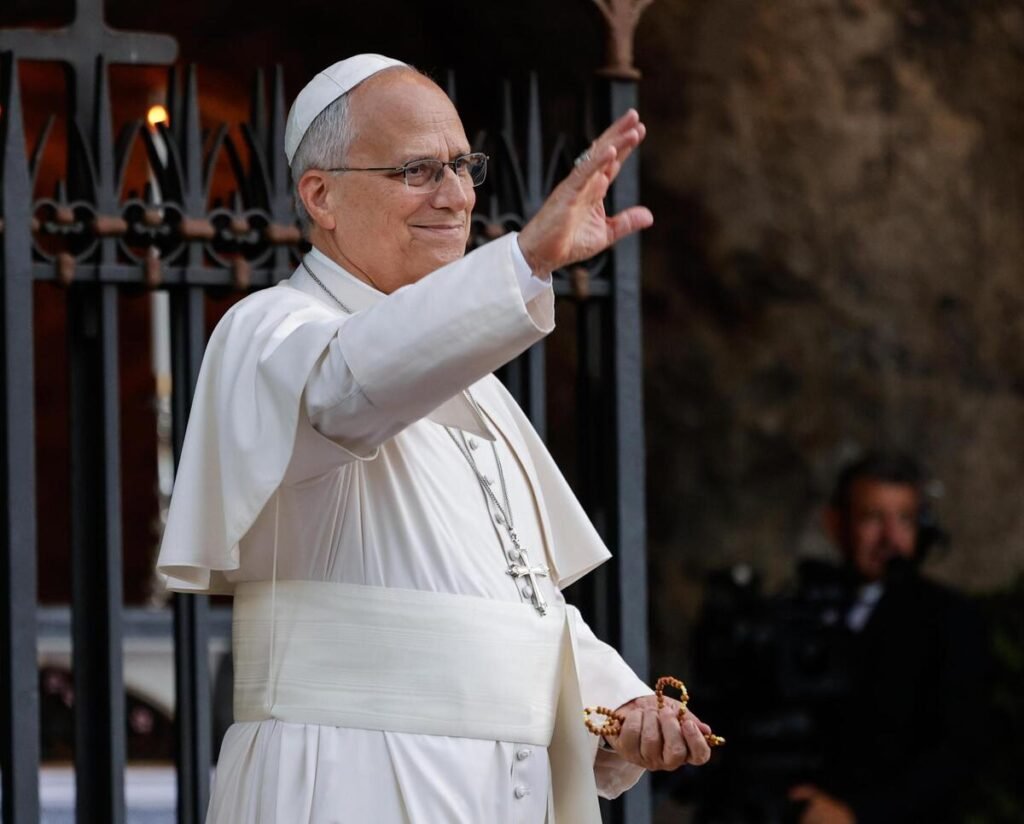Vaticano: Papa León XIV evoluciona favorablemente tras su operación y retoma sus actividades desde el hospital